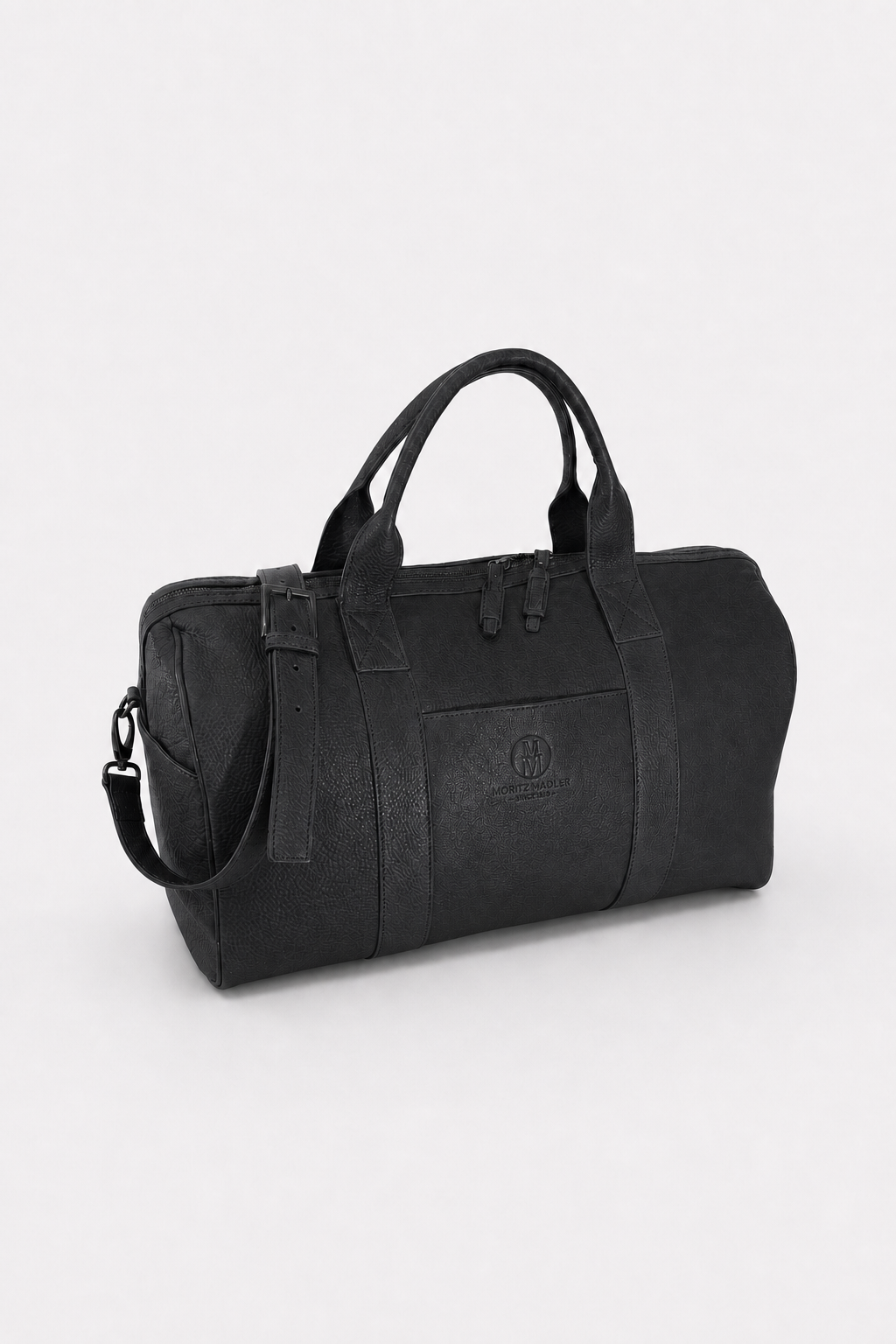 Weekender MM055 in Schwarz – Seitenansicht mit verstellbarem Schultergurt