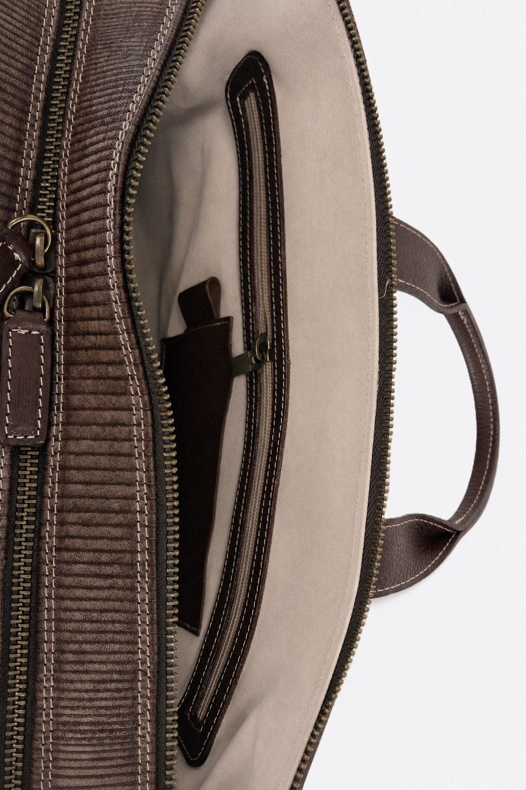 Businesstasche MMG1160 aus dunkelbraunem Leder – Innenraum